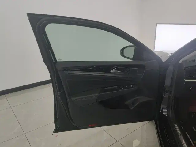 Volkswagen Passat — Фото автомобиля 7