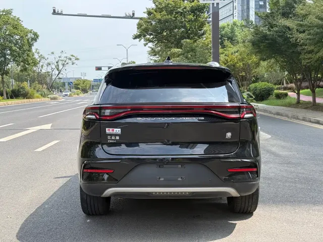 BYD Tang — Фото автомобиля 6