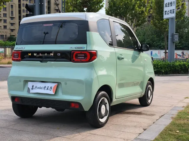 Wuling Hongguang Mini EV — Фото автомобиля 6