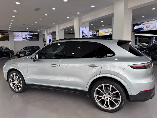 Porsche Cayenne — Фото автомобиля 4