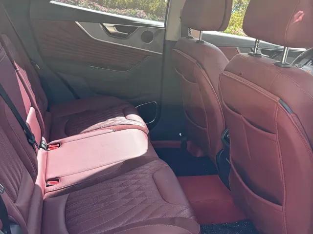 Hongqi HS5 — Фото автомобиля 9
