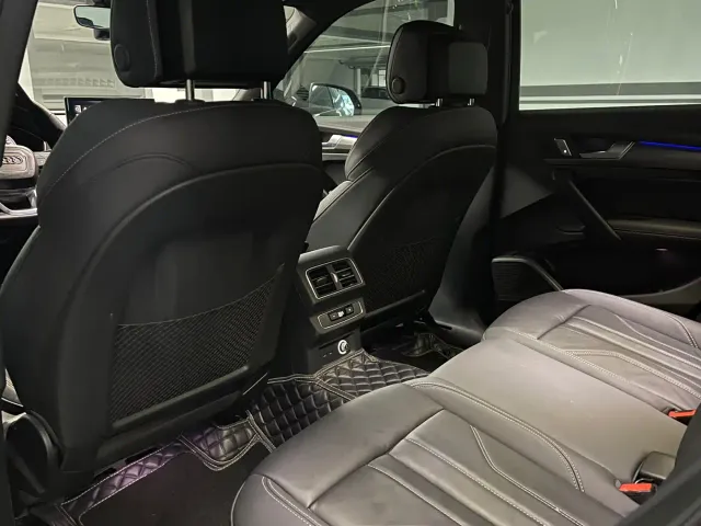 Audi Q5L — Фото автомобиля 16