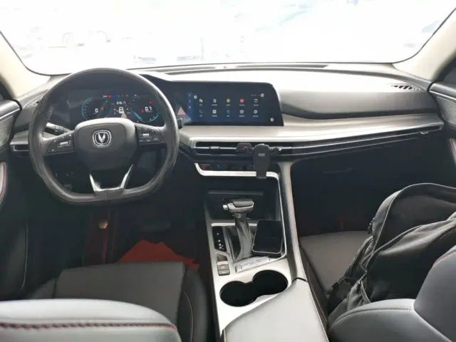 Changan CS35 Plus — Фото автомобиля 5