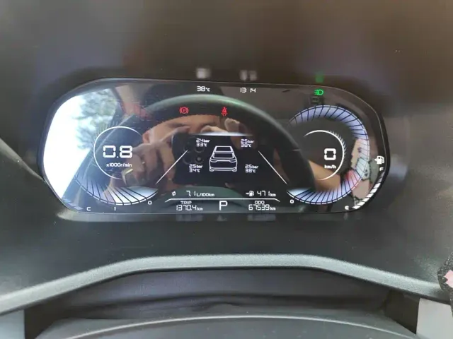 Geely Emgrand — Фото автомобиля 14