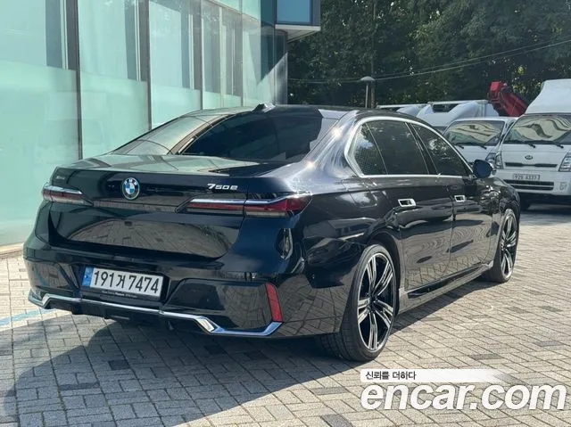 BMW 7 Series G70 — Фото автомобиля 2