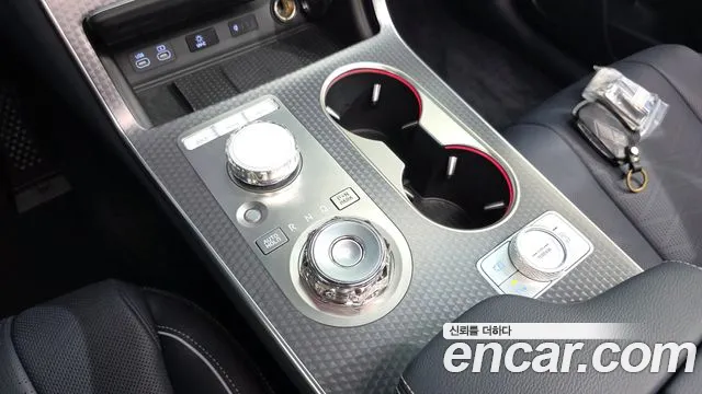 Genesis GV80 Coupe — Фото автомобиля 12