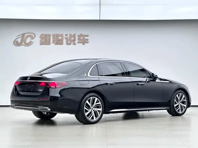 Mercedes-Benz E-Class — Фото автомобиля 9