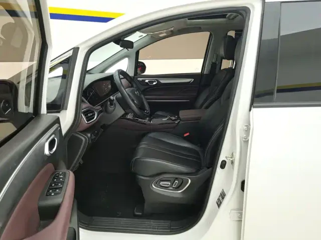 GAC Trumpchi M6 — Фото автомобиля 9