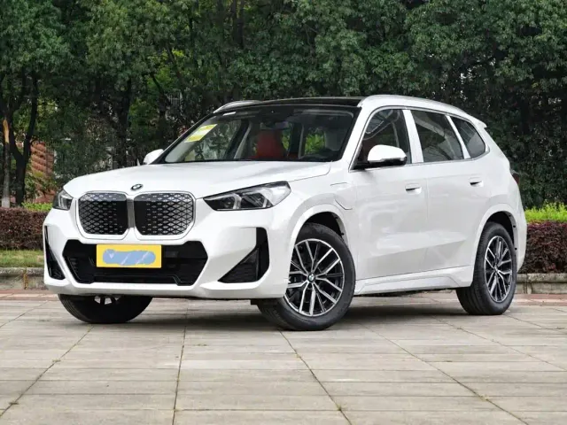 Фотография автомобиля — BMW iX1