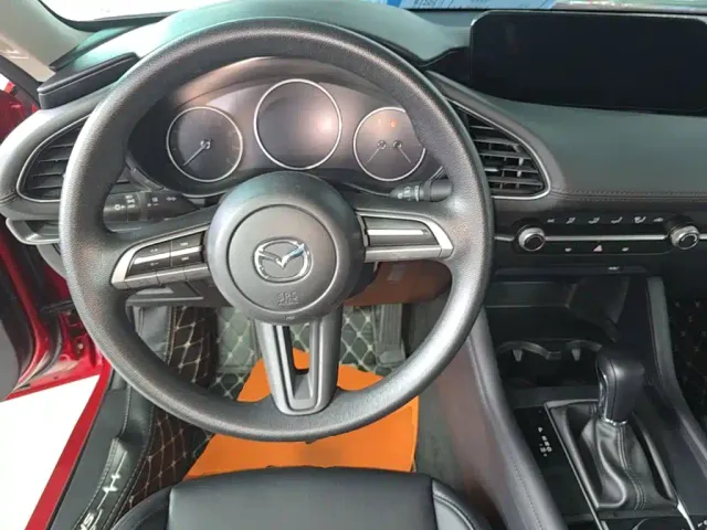 Mazda Axela — Фото автомобиля 6