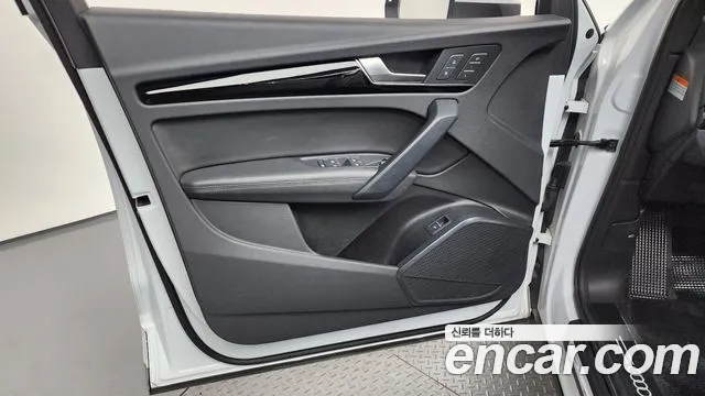Audi Q5 45 TFSI quattro Premium — Фото автомобиля 5