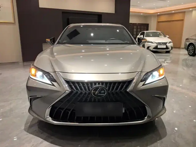 Lexus ES — Фото автомобиля 2