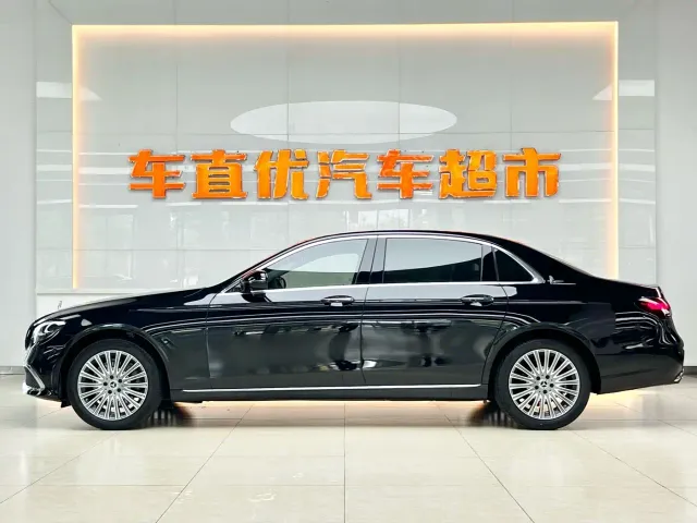 Mercedes-Benz E-Class — Фото автомобиля 4