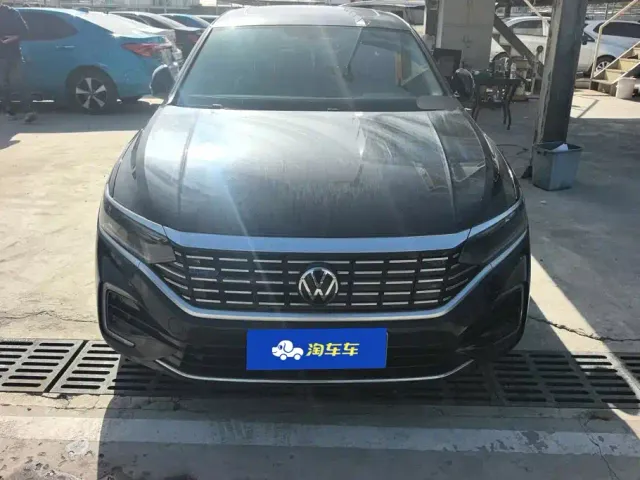Volkswagen Passat — Фото автомобиля 2