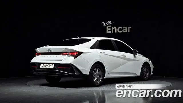 Hyundai Avante CN7 — Фото автомобиля 2