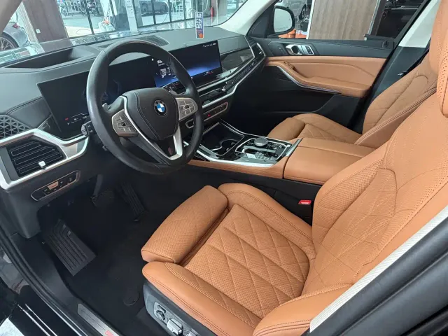 BMW X7 — Фото автомобиля 11
