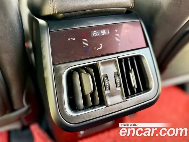 Maserati Grecale — Фото автомобиля 20