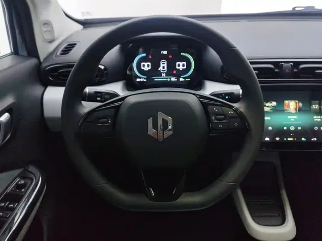 Leapmotor T03 — Фото автомобиля 15