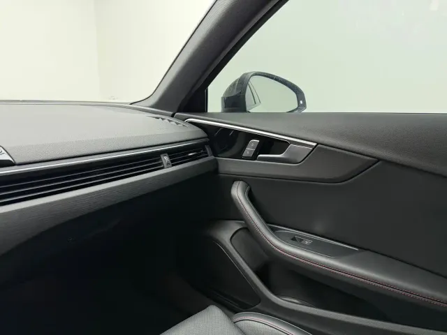 Audi A4L — Фото автомобиля 12