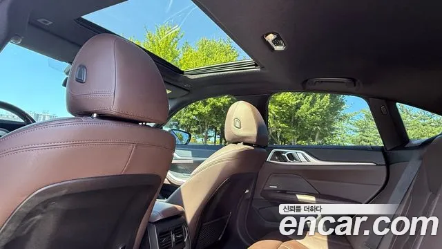 BMW i4 — Фото автомобиля 12