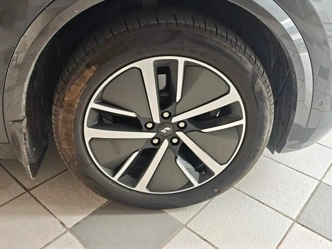 Li Auto Li L8 2024 Pro — Фото автомобиля 7