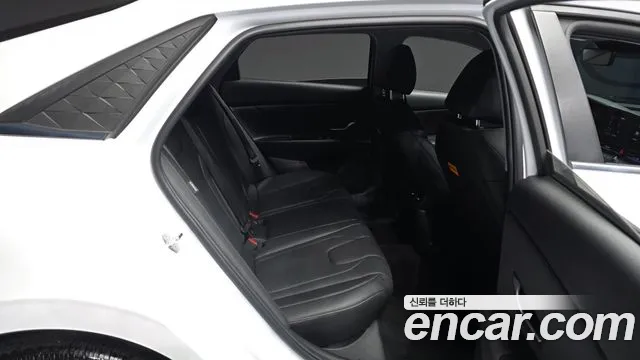 Hyundai AVANTE Новый Avante (CN7) — Фото автомобиля 12