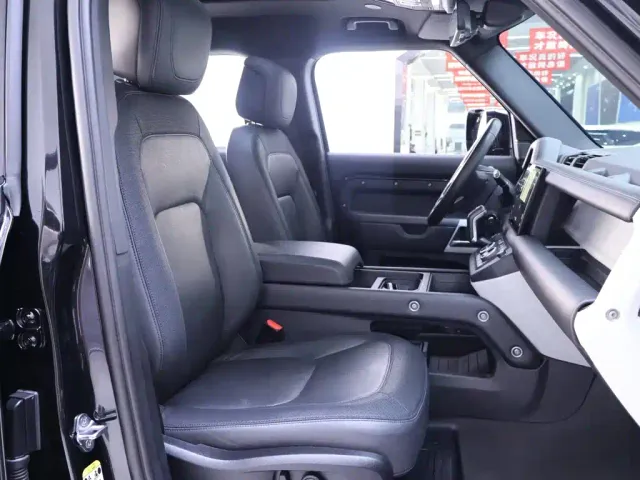 Land Rover Defender — Фото автомобиля 21