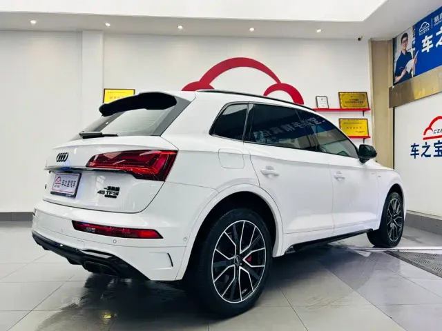 Audi Q5L — Фото автомобиля 5