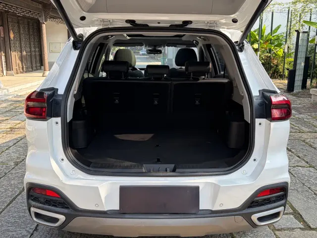 Chery Tiggo 8 — Фото автомобиля 8