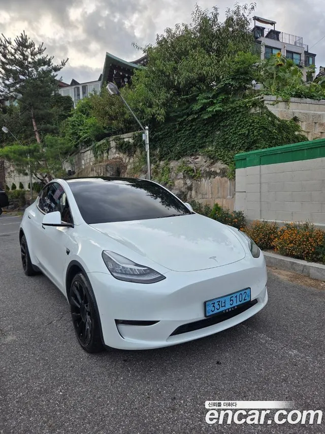 Фотография автомобиля — Tesla Model Y