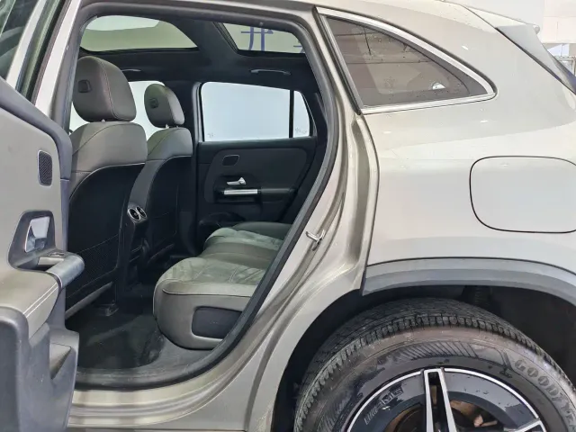 Mercedes-Benz EQA — Фото автомобиля 12