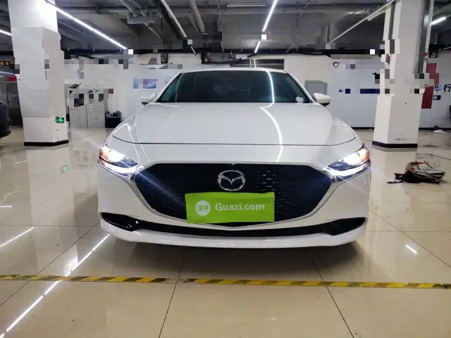 Mazda Axela — Фото автомобиля 2