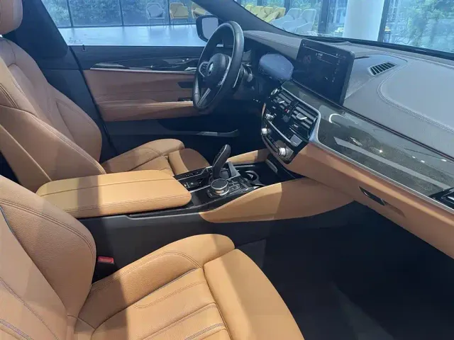 BMW 6 Series Gran Turismo — Фото автомобиля 11