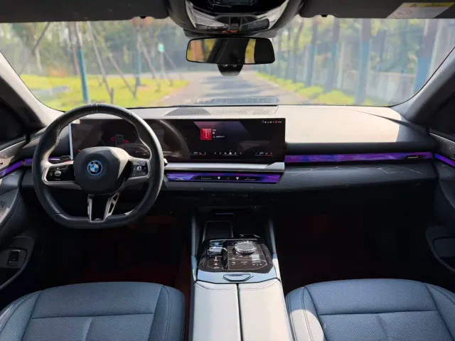 BMW i5 — Фото автомобиля 14