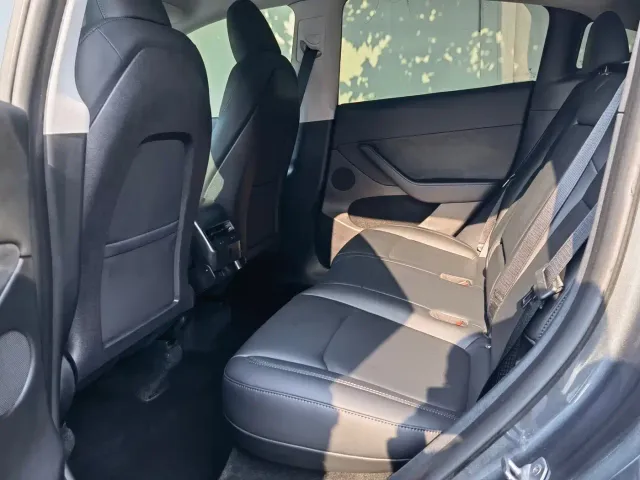 Tesla Model Y — Фото автомобиля 7