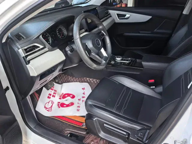 BYD Qin — Фото автомобиля 5
