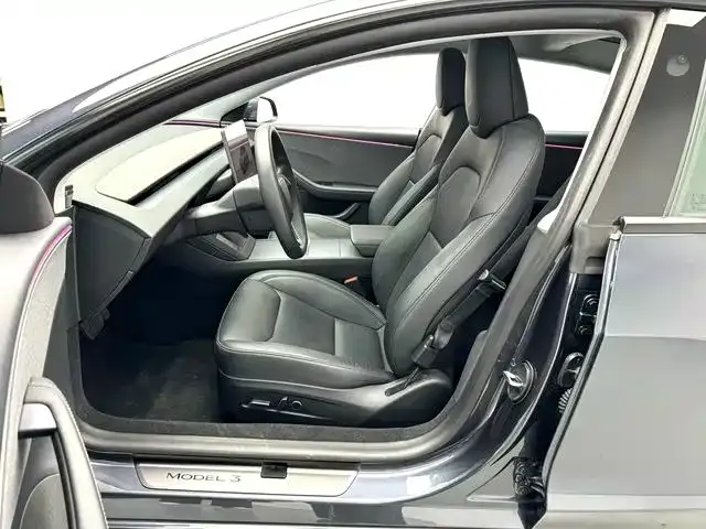 Tesla Model 3 — Фото автомобиля 5