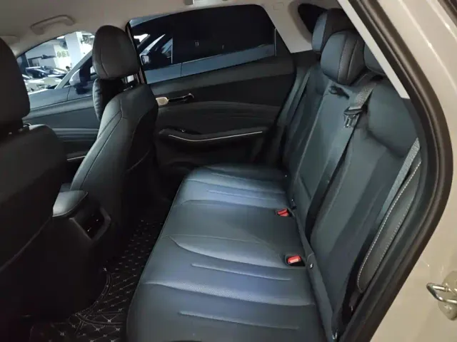 Baojun Yunhai — Фото автомобиля 11