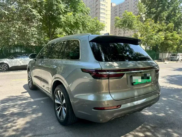 Li Auto ONE — Фото автомобиля 7