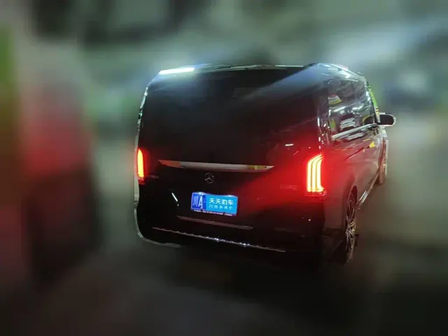 Mercedes-Benz V-Class — Фото автомобиля 2
