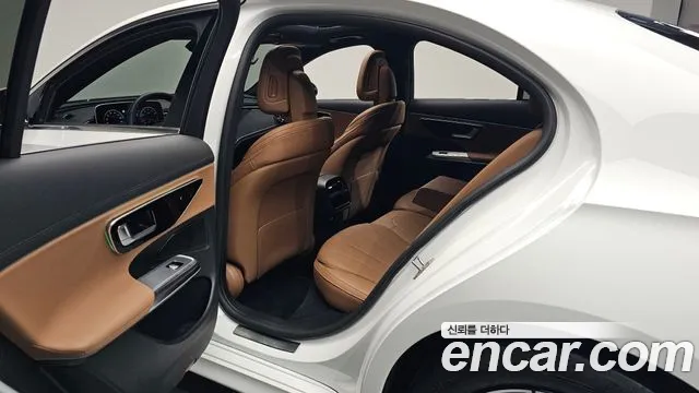 Mercedes-Benz E-Class — Фото автомобиля 10