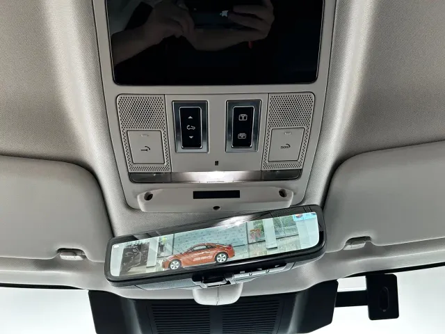 Land Rover Defender — Фото автомобиля 12