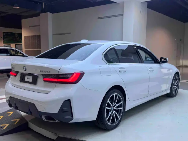 BMW 3 Series — Фото автомобиля 6