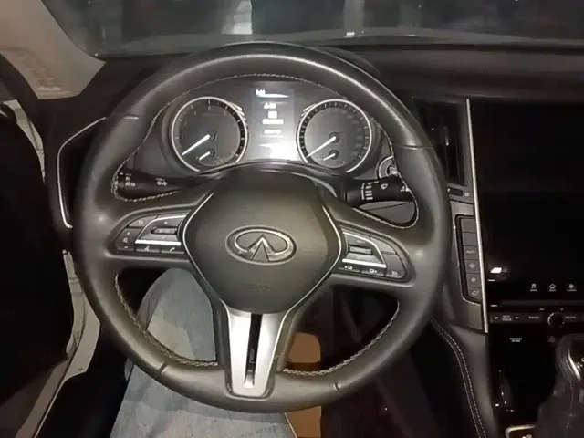 Infiniti Q50L — Фото автомобиля 10