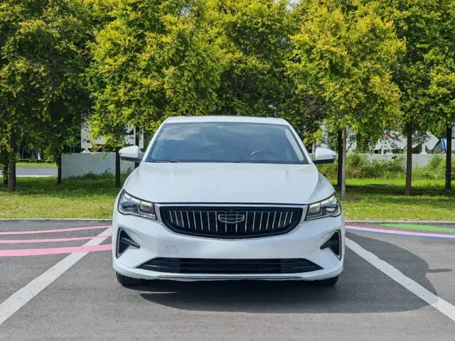 Geely Emgrand — Фото автомобиля 6