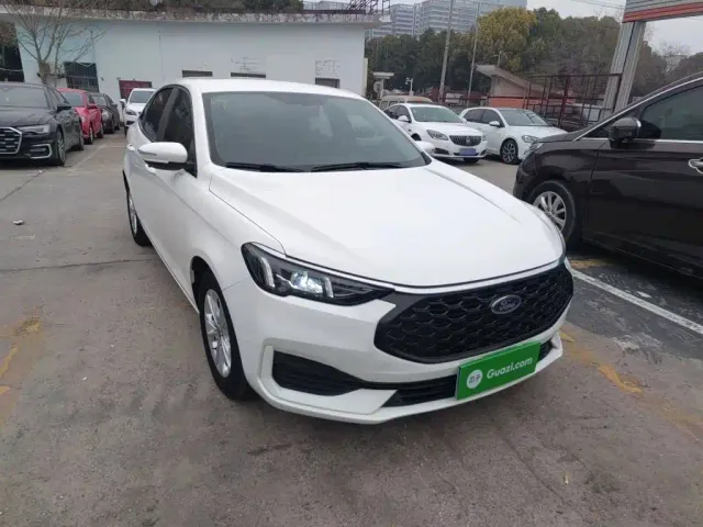 Ford Escort — Фото автомобиля 21