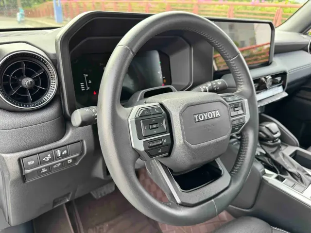 Toyota Prado — Фото автомобиля 7