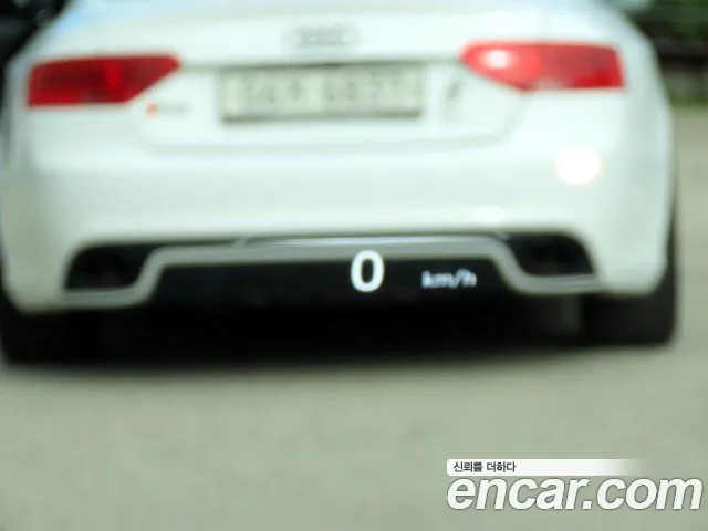 Hyundai Ioniq 6 — Фото автомобиля 10