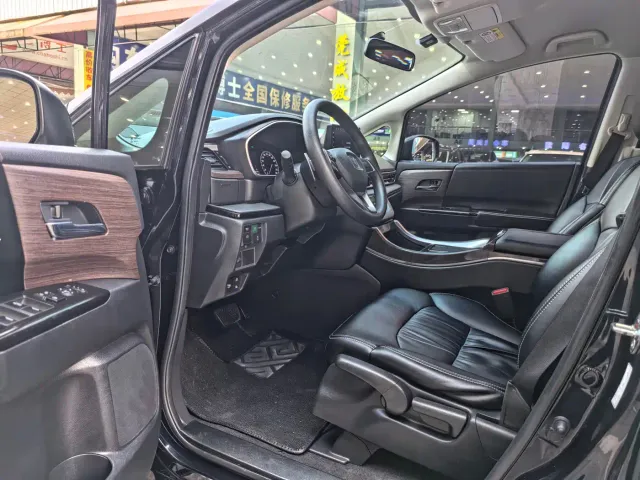 Honda Odyssey 2022 2.0L e:HEV Sharp·Enjoyment Edition — Фото автомобиля 6