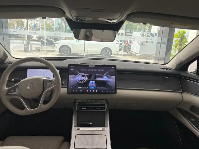 BYD Han L 2025 DM-i 200KM LiDAR Flagship — Фото автомобиля 11